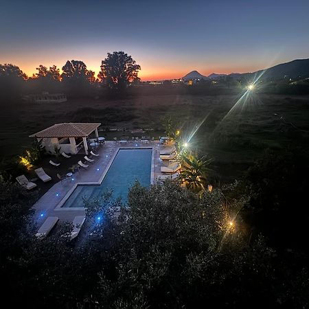 Kapetanios Luxury Aparthotel Agios Georgios  Exterior foto