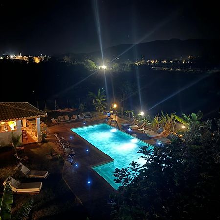 Kapetanios Luxury Aparthotel Agios Georgios  Exterior foto