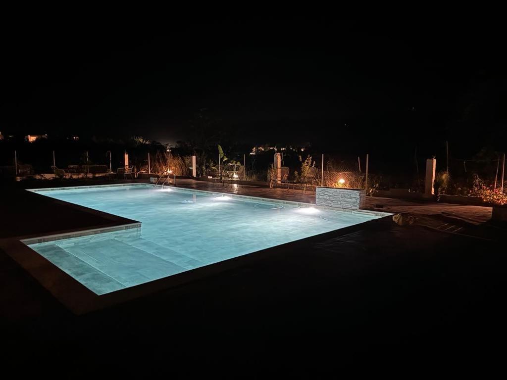 Kapetanios Luxury Aparthotel Agios Georgios  Exterior foto