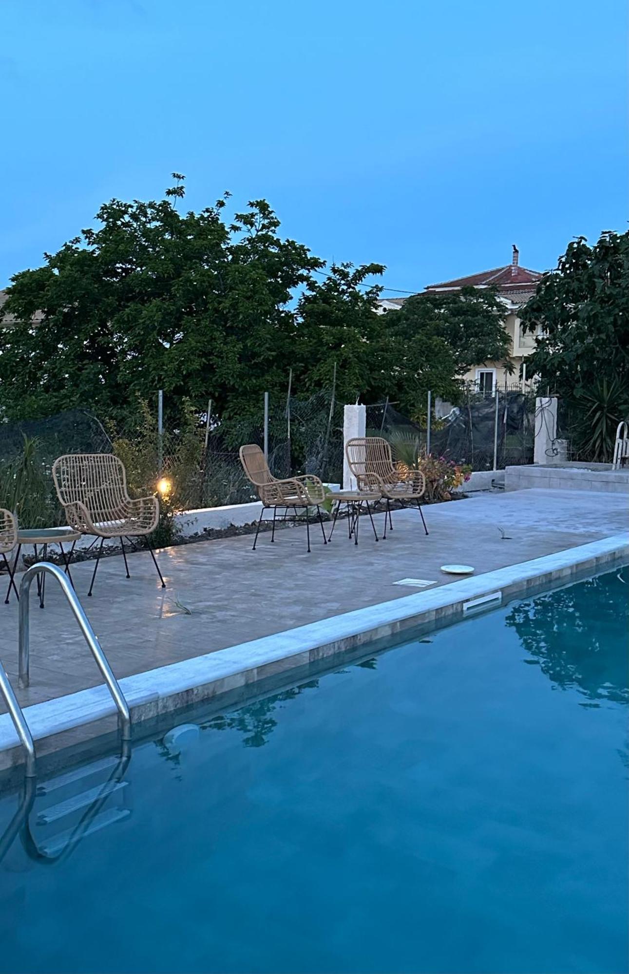 Kapetanios Luxury Aparthotel Agios Georgios  Exterior foto