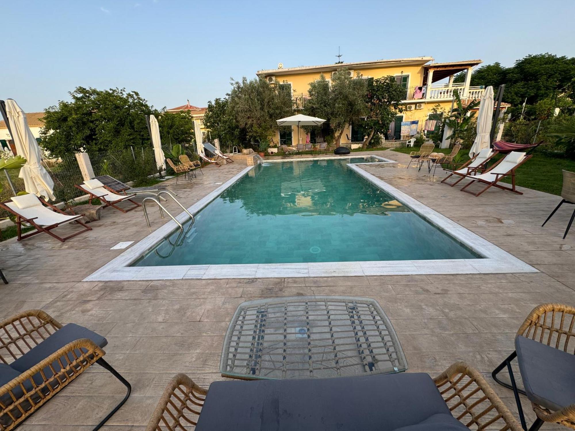 Kapetanios Luxury Aparthotel Agios Georgios  Exterior foto
