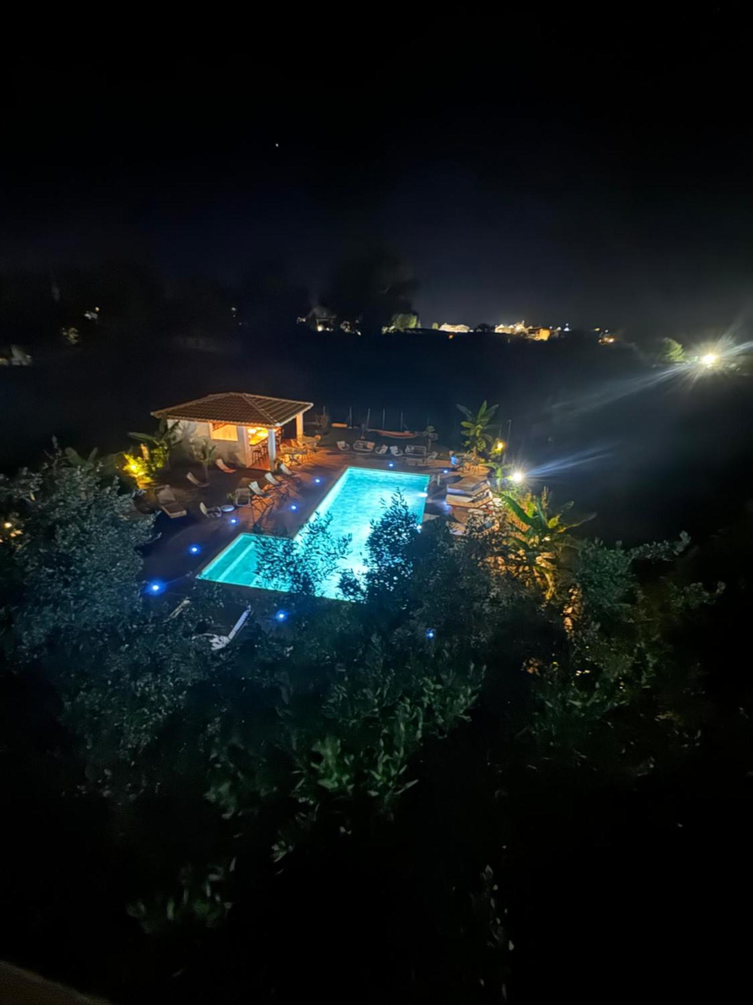 Kapetanios Luxury Aparthotel Agios Georgios  Exterior foto