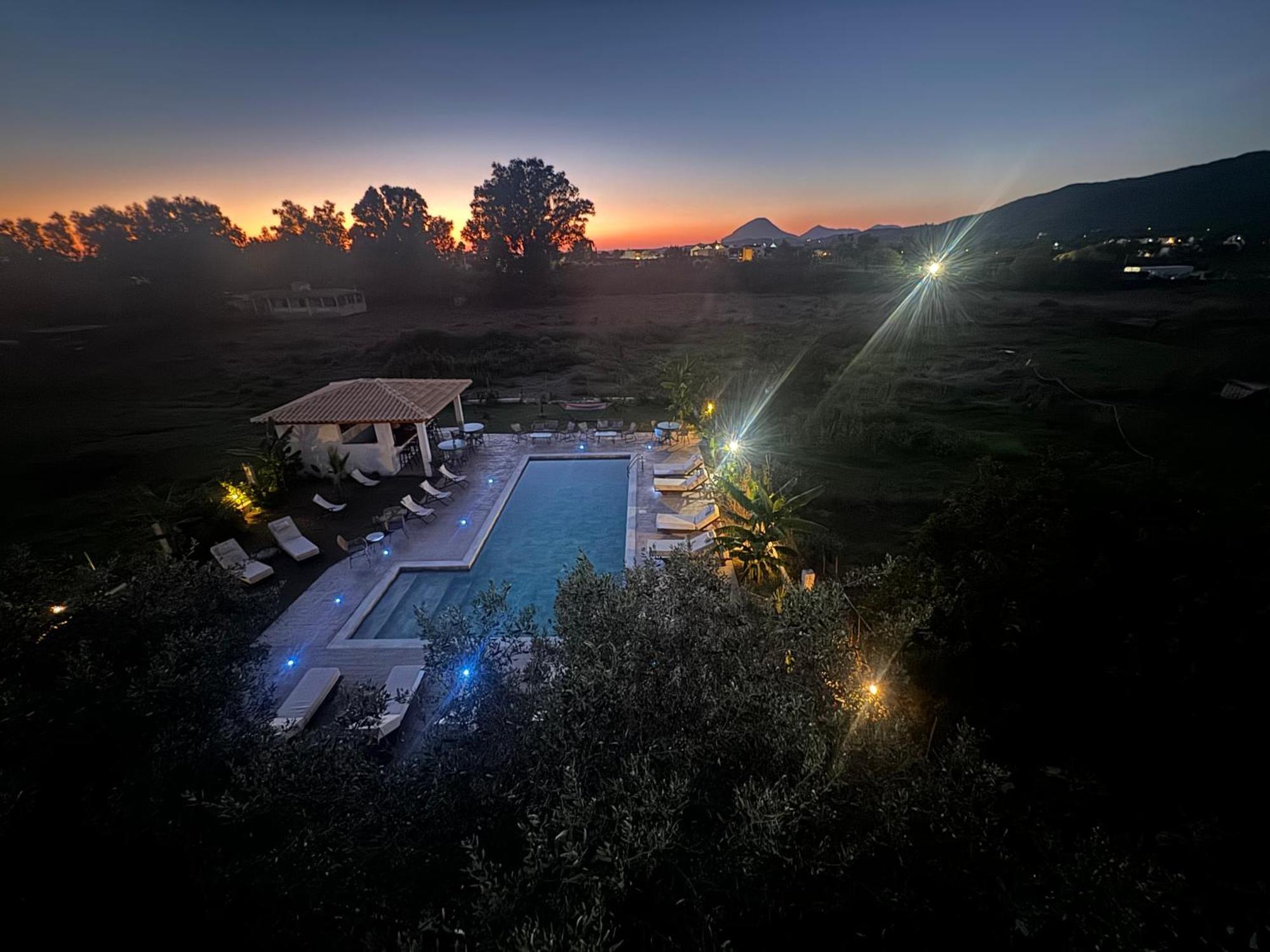 Kapetanios Luxury Aparthotel Agios Georgios  Exterior foto