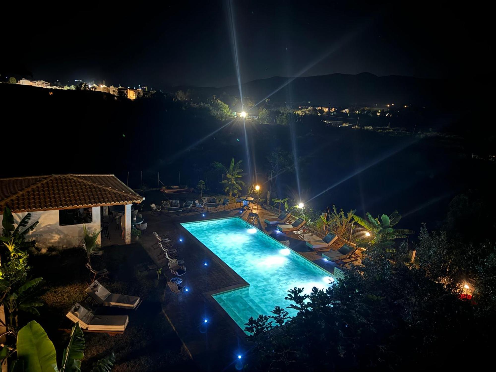 Kapetanios Luxury Aparthotel Agios Georgios  Exterior foto
